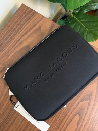 بدون ملحقات -Pouch Marc Jacobs Small
