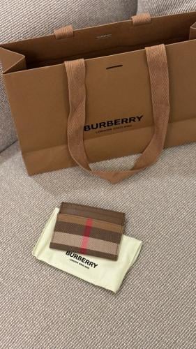 Burberry card holder