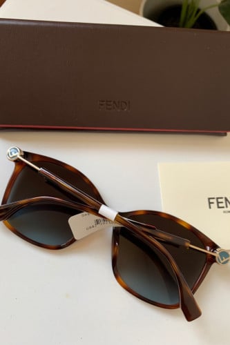 Fendi Sunglasses- مع البوكس فقط