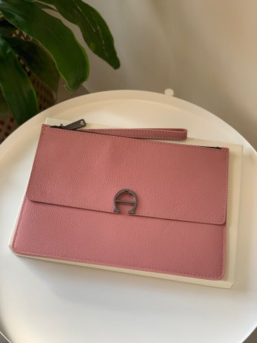 Etienne Aigner Pink