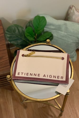 Pouch Etienne Aigner- أصغر من A4