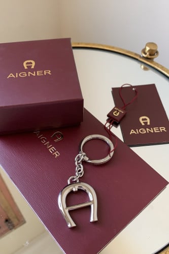 ميدالية Aigner- مع البوكس فقط