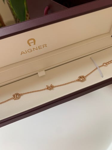 اسوارة Aigner