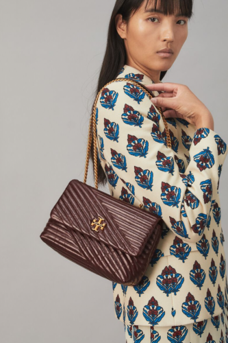 Tory Burch - مع الدست باق فقط