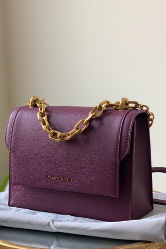 شنطة Charles & Keith