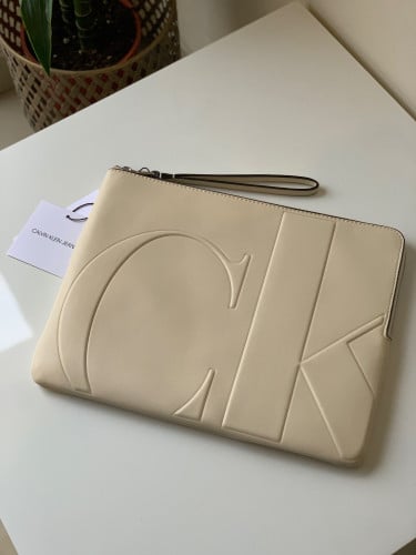 Calvin Klein Pouch 30-23 CM