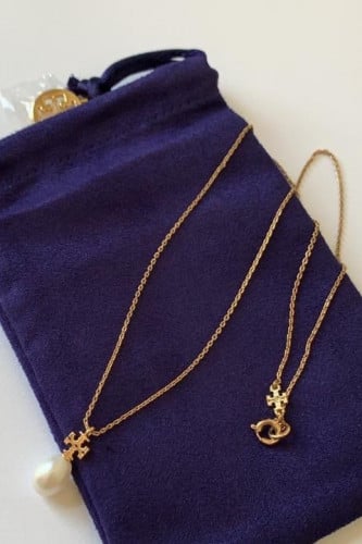 سلسال Tory Burch