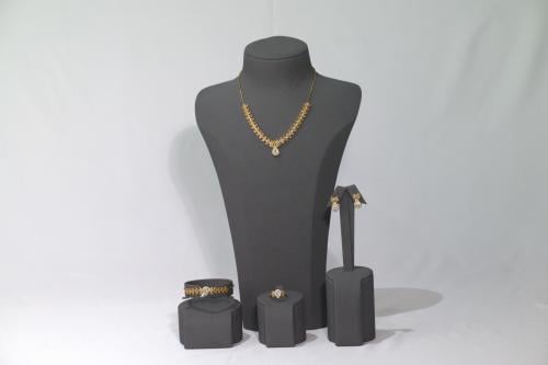 طقم زركون ذهبي سحابG23 من ماركة روسيل