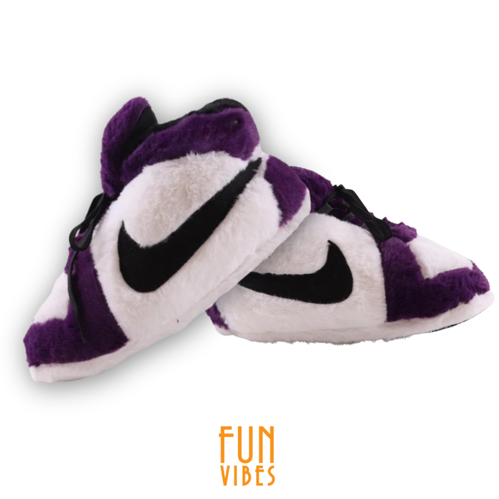 Nike hot sale slippers purple