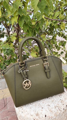 شنطة ماركة مايكل كورس