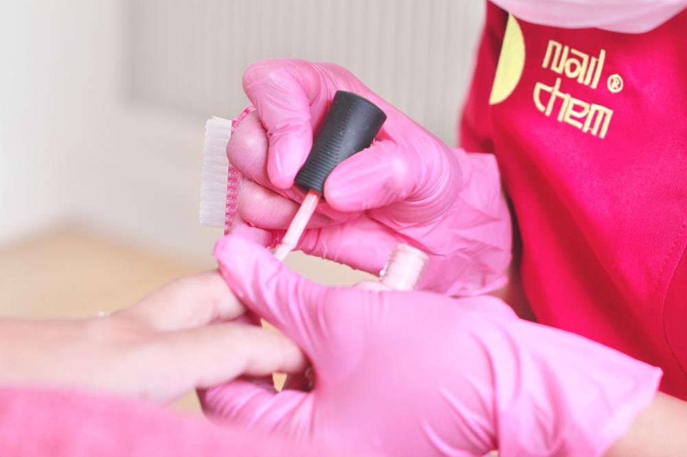 Shine with Shellac nail polish from Neil Kim for lasting beauty