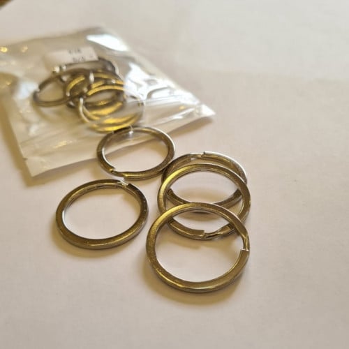 ميداليات مفاتيح بدون سلسلة لون فضي