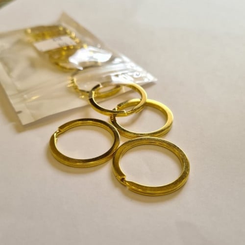 ميداليات مفاتيح بدون سلسلة لون ذهبي