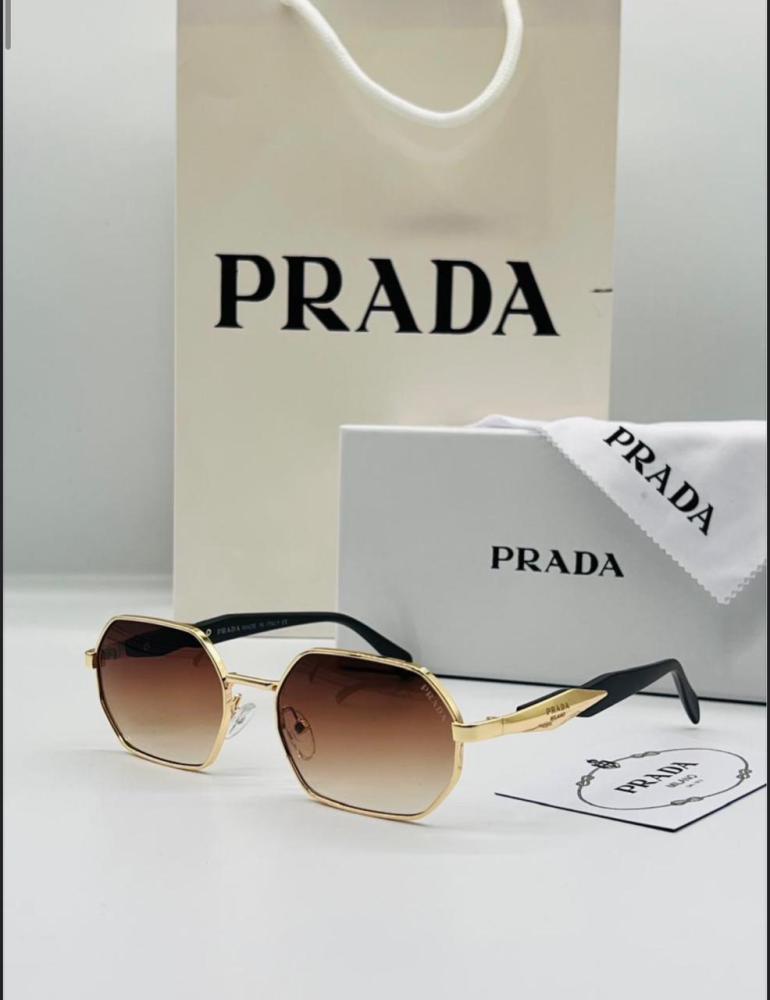 نضاره برادا اطار اسود مع ذهبي عدسات بني مستطيل