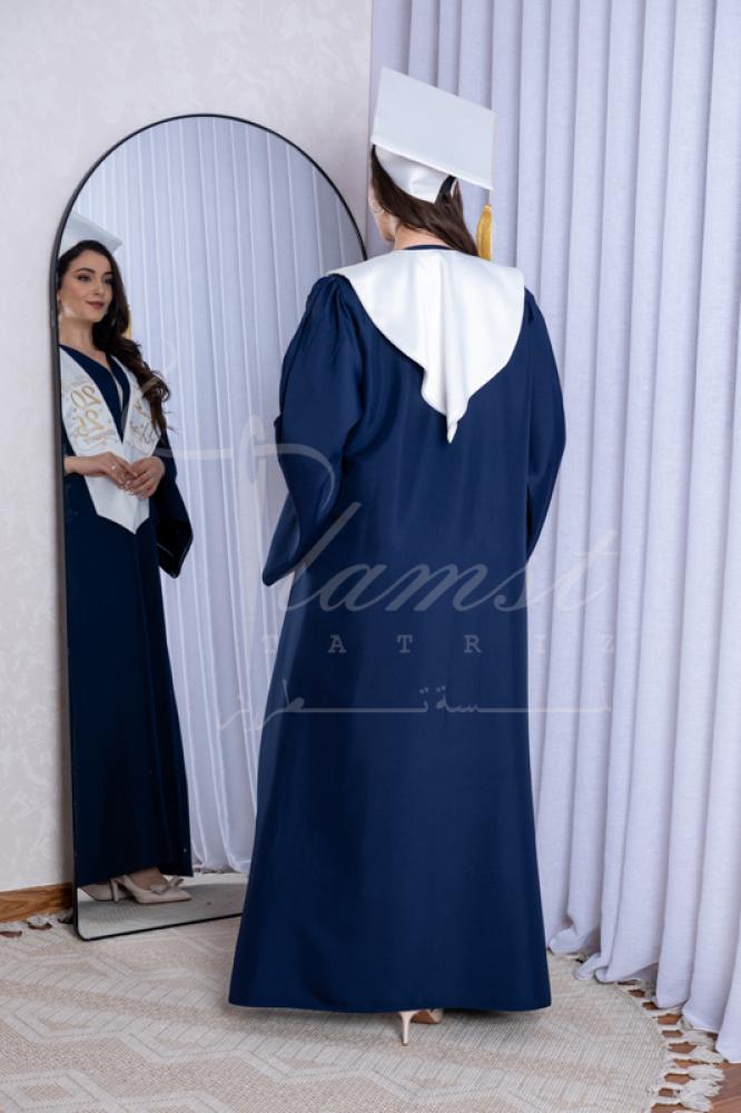 روب تخرج كحلي ووشاح اوف لايت بتطريز خاص