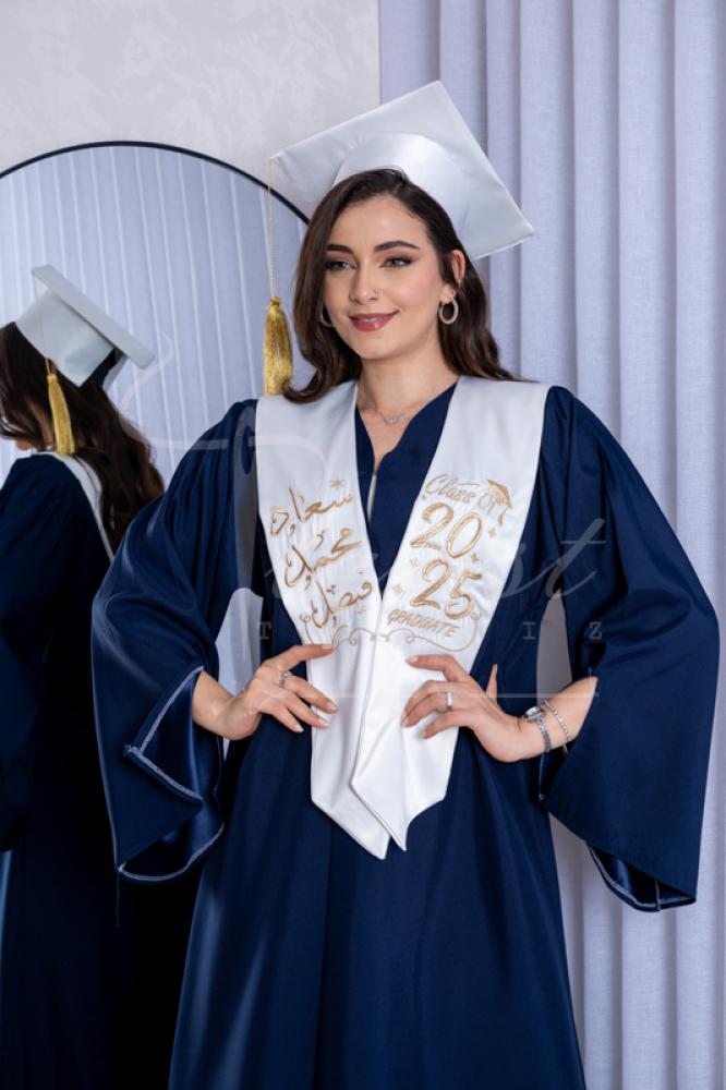 روب تخرج كحلي ووشاح اوف لايت مميز