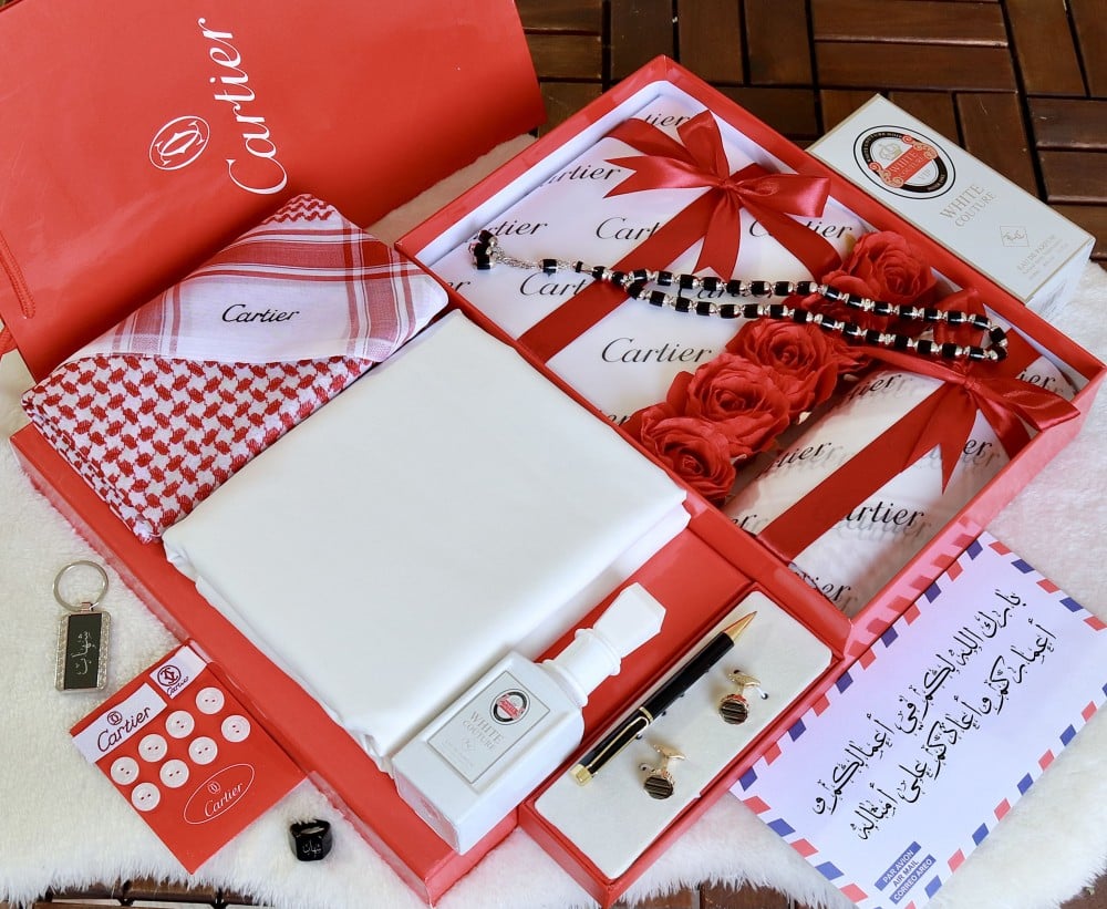 بوكس هدايا رجالي صيفي لمسة تطريز للهدايا