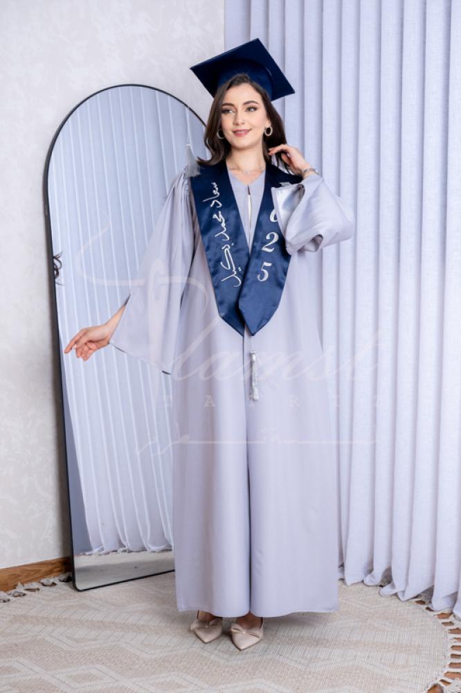 عباية تخرج أنيقة من لمسة تطريز للهدايا