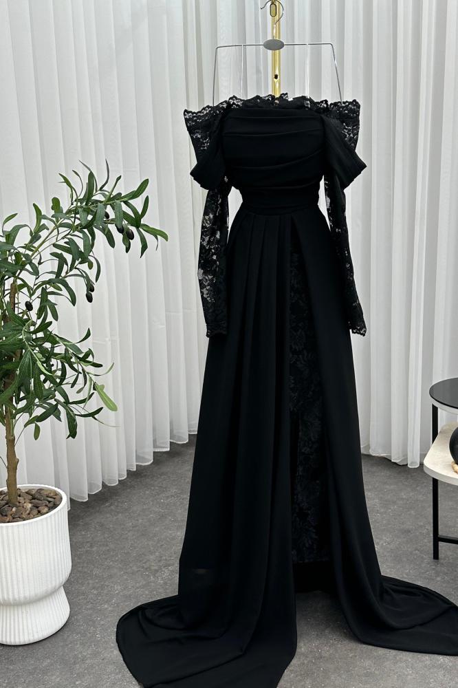 فستان اسود ناعم طويل