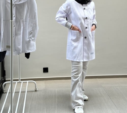 Elizabeth Labcoat