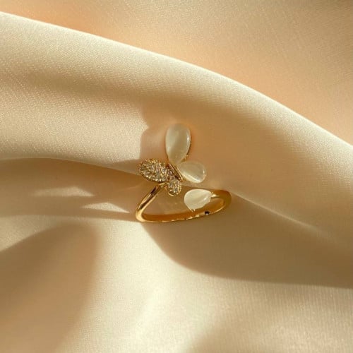 ring white butterfly