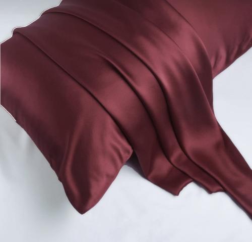 غطاء وسادة ( مخدات حرير 100٪) بلون بورغندي