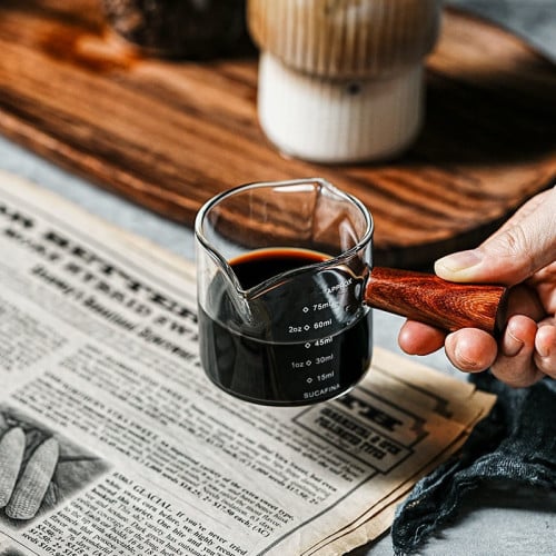 كوب الاسبريسو بمقبض خشب