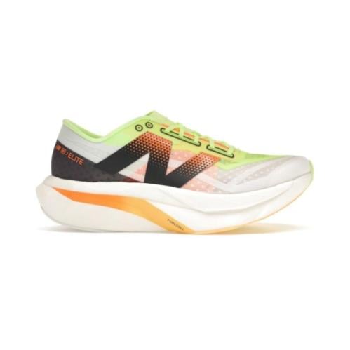 نيو بالانس New Balance FuelCell