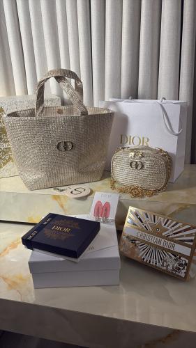 باكج Dior الأصلي