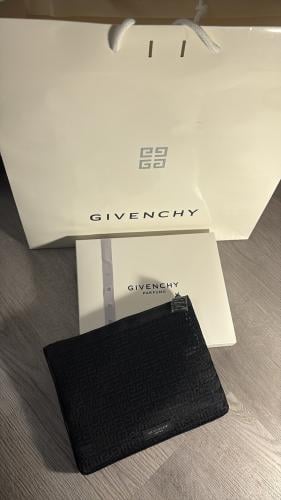 باوتش Givenchy الأصلي