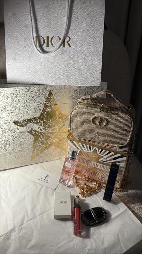 باكج Dior