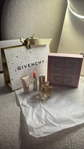 Givenchy box pink