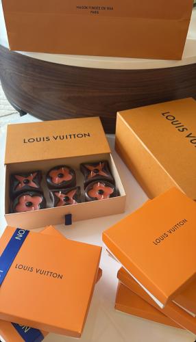 شمعه lv هديه مع طلباتكم