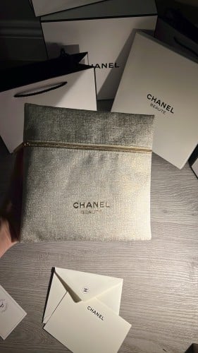 Chanel bouch