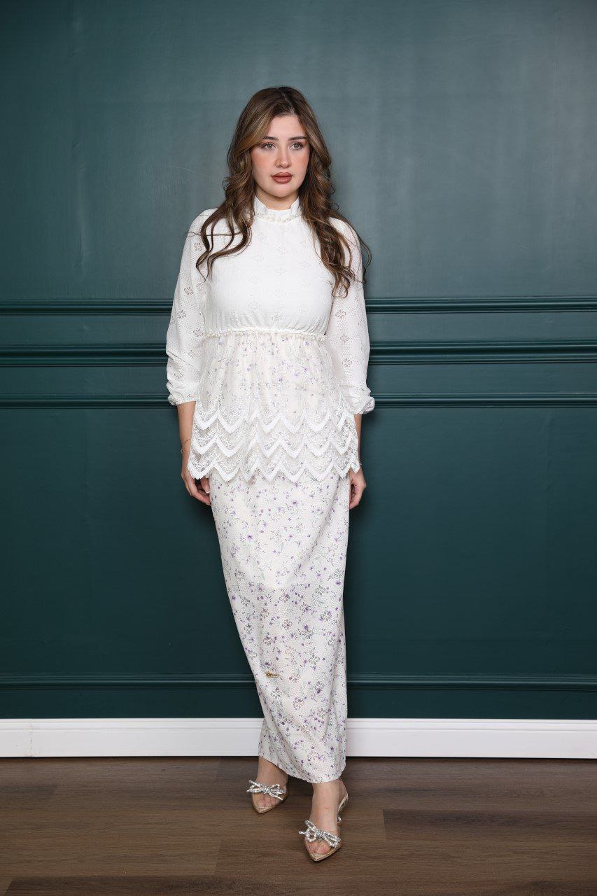 فستان أنوثة بيضاء