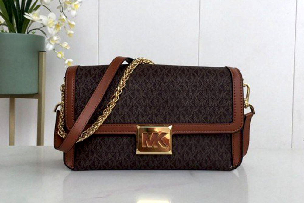 احدث موديلات شنط مايكل كورس تصاميم عصرية