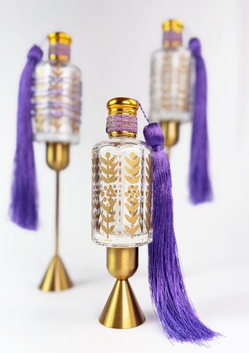 عبوة عطر بنفسجي فاتح