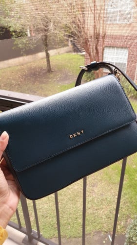 شنطة ماركة DKNY