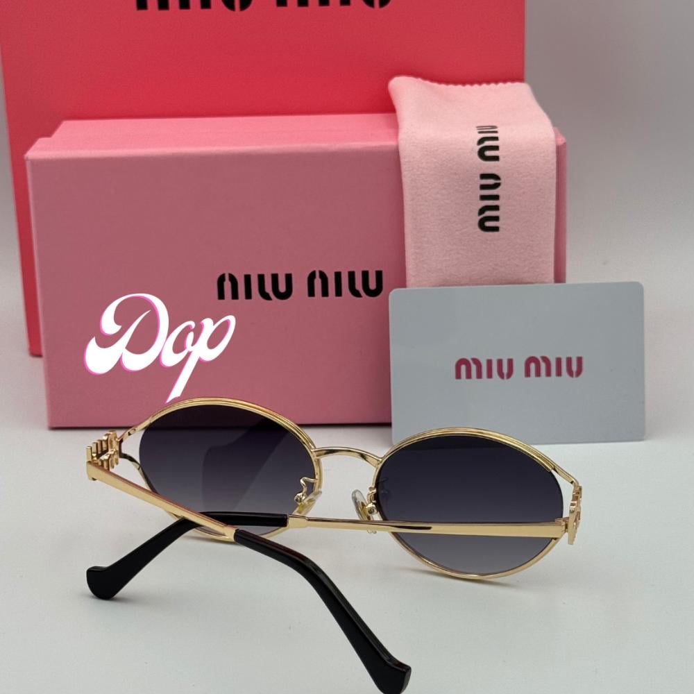 نظارة ميو ميو ذهبي بعدسة سوداء  مدرج