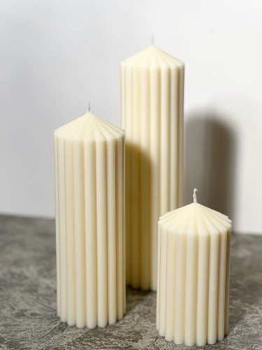 شموع عامود مخطط