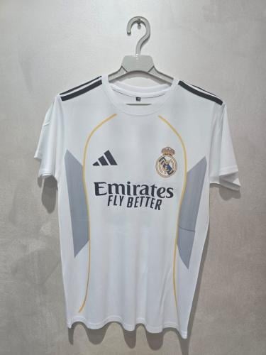 تيشيرت نادي ريال مدريد 2026 ابيض رقم 10 رجالي