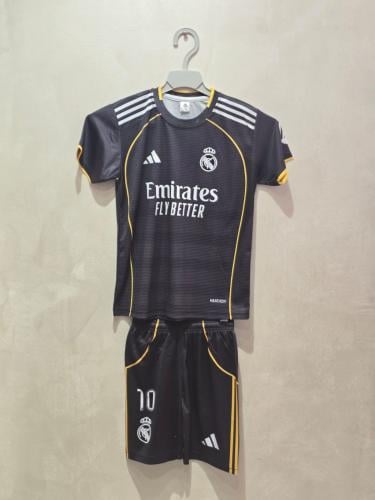 طقم نادي ريال مدريد 2026 رقم 10 شبابي