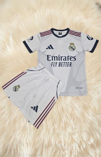 طقم نادي ريال مدريد 2026 شبابي