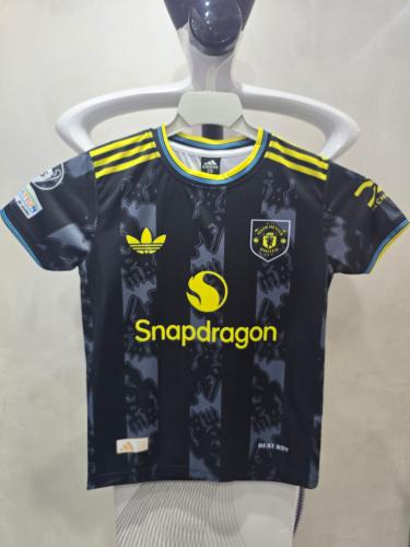 طقم نادي مانشيستر يونايتيد 2026 اسود رقم 10 شبابي