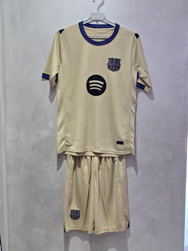 طقم نادي برشلونة ذهبي 2026 رجالي