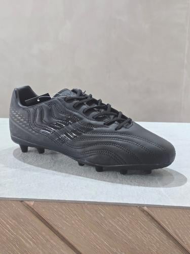 حذاء كرة قدم اسود رجالي