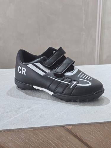 حذاء كرة قدم اسود شبابي