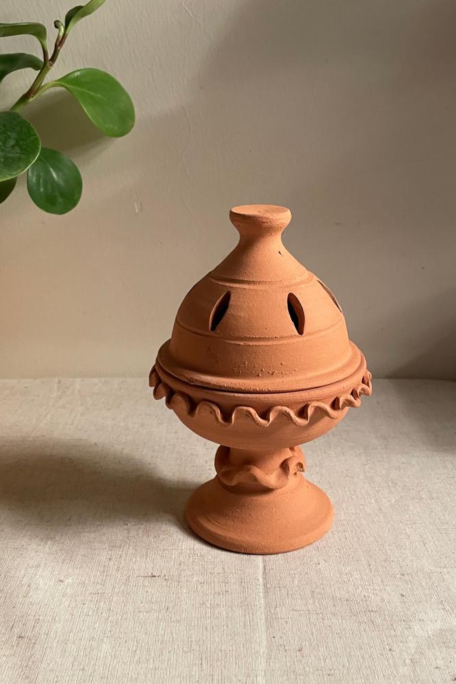 مبخرة فخار مزركشه