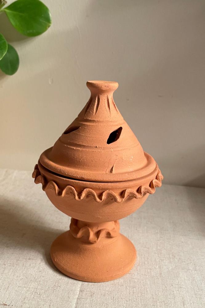 مبخرة فخار مزركشه