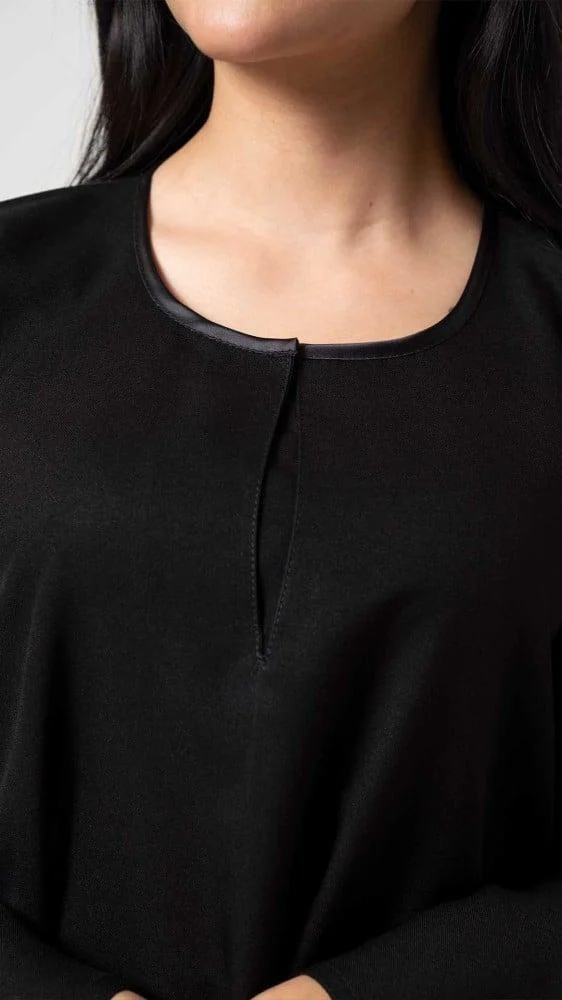 عبايه نص كلوش تمنحك حرية الحركة مع الحفاظ على الأناقة والتميز